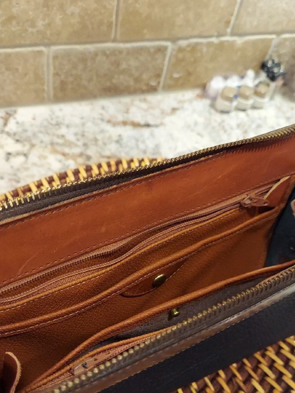 Dooney & Bourke Vintage zip top Crossbody Bag -  Black  Brown
